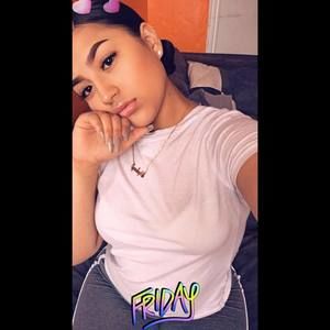 Meet your Posher, Stephany